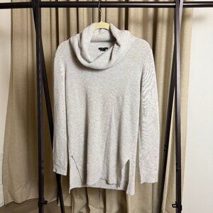 Theory | Size M | 100% Cashmere Gray Turtleneck Sweater